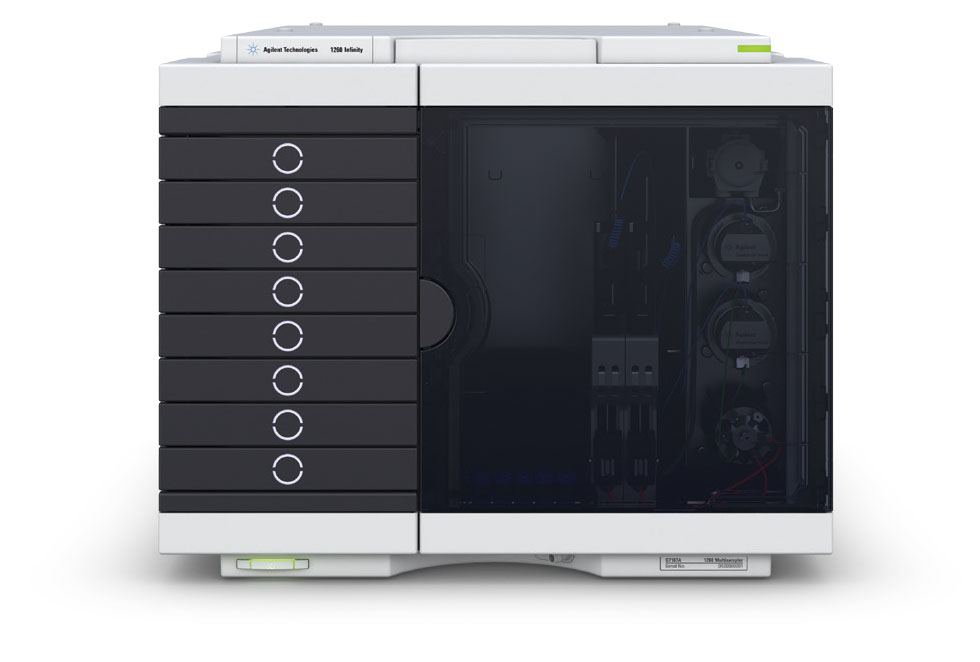Мультисамплер 1290 Infinity II с 8 выдвижными отделениями вмещает 16 микропланшетов общей емкостью 6144 пробы.